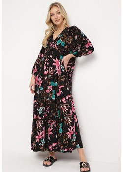 Czarno-Różowa  Wiskozowa Sukienka z Kopertowym Dekoltem i Falbanką Nrinesa ze sklepu Born2be Odzież w kategorii Sukienki - zdjęcie 171513920