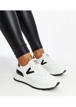 Białe sneakersy na grubszej podeszwie Cettina ze sklepu gemre w kategorii Buty sportowe damskie - zdjęcie 171534563
