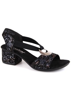 Komfortowe sandały damskie na obcasie z gumką czarne Rieker 64683-91 ze sklepu ButyModne.pl w kategorii Sandały damskie - zdjęcie 171537880