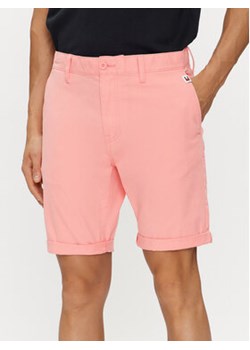 Tommy Jeans Szorty materiałowe Scanton DM0DM18812 Różowy Regular Fit ze sklepu MODIVO w kategorii Spodenki męskie - zdjęcie 171540412