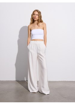 Reserved - Spodnie z lyocellem - biały ze sklepu Reserved w kategorii Spodnie damskie - zdjęcie 171543572