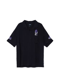 Cropp - Czarna koszula ze nadrukami na rękawach - czarny ze sklepu Cropp w kategorii T-shirty męskie - zdjęcie 171549291