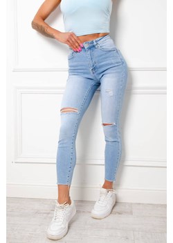 JASNE SPODNIE JEANSOWE SKINNY Z PRZETARCIAMI ze sklepu olika.com.pl w kategorii Jeansy damskie - zdjęcie 171557502