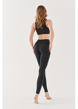 Bezszwowe legginsy z efektem pushup Shape ze sklepu GABRIELLA w kategorii Spodnie damskie - zdjęcie 171557592
