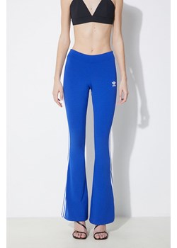 adidas Originals spodnie dresowe kolor niebieski z aplikacją IN6312 ze sklepu PRM w kategorii Spodnie damskie - zdjęcie 171560281