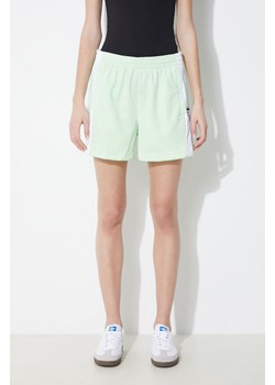 adidas Originals szorty damskie kolor zielony z aplikacją high waist IP0719 ze sklepu PRM w kategorii Szorty - zdjęcie 171560371