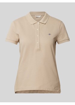 Koszulka polo o kroju slim fit z wyhaftowanym logo ze sklepu Peek&Cloppenburg  w kategorii Bluzki damskie - zdjęcie 171561071