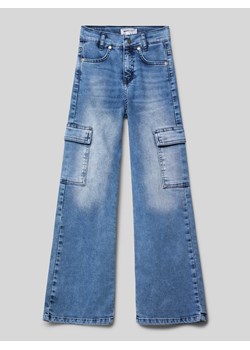 Jeansy o luźnym kroju z kieszeniami cargo ze sklepu Peek&Cloppenburg  w kategorii Spodnie dziewczęce - zdjęcie 171562742