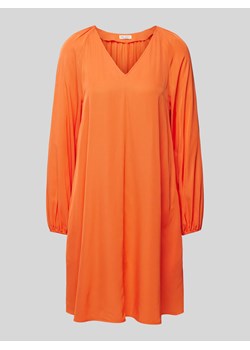 Sukienka o długości do kolan z wiskozy z dekoltem w serek ze sklepu Peek&Cloppenburg  w kategorii Sukienki - zdjęcie 171562784