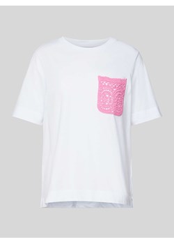 T-shirt z kieszenią na piersi z koronki szydełkowej ze sklepu Peek&Cloppenburg  w kategorii Bluzki damskie - zdjęcie 171563041