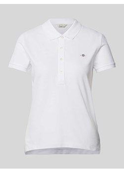 Koszulka polo o kroju slim fit z wyhaftowanym logo ze sklepu Peek&Cloppenburg  w kategorii Bluzki damskie - zdjęcie 171563501