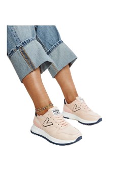 Różowe sneakersy na grubszej podeszwie Olonio ze sklepu ButyModne.pl w kategorii Buty sportowe damskie - zdjęcie 171564750