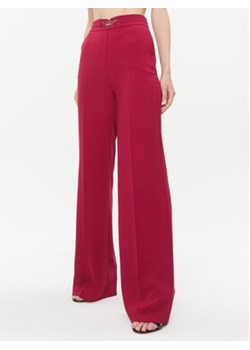Marciano Guess Spodnie materiałowe 3BGB09 8177Z Czerwony Regular Fit ze sklepu MODIVO w kategorii Spodnie damskie - zdjęcie 171568031