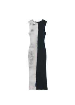 Cropp - Czarno-biała prążkowana sukienka midi - szary ze sklepu Cropp w kategorii Sukienki - zdjęcie 171569151