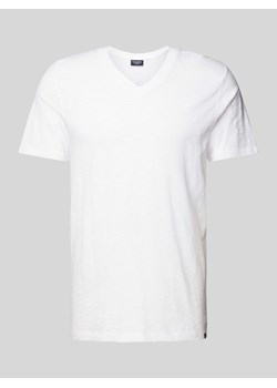 T-shirt z dekoltem w serek ze sklepu Peek&Cloppenburg  w kategorii T-shirty męskie - zdjęcie 171576540