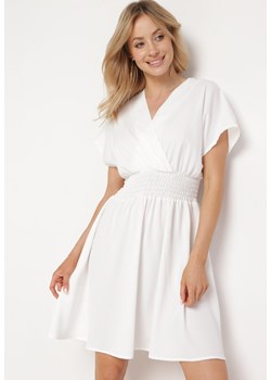 Biała Sukienka z Kopertowym Dekoltem Rozkloszowana  Alarvea ze sklepu Born2be Odzież w kategorii Sukienki - zdjęcie 171582140