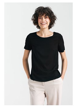Nife Koszulka w kolorze czarnym ze sklepu Limango Polska w kategorii Bluzki damskie - zdjęcie 171592292