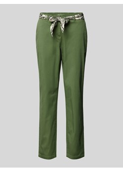 Chinosy o kroju regular fit z wiązanym paskiem ze sklepu Peek&Cloppenburg  w kategorii Spodnie damskie - zdjęcie 171689704