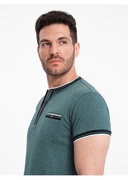 Męski t-shirt henley z ozdobnymi ściągaczami - ciemnozielony V2 OM-TSCT-0175 ze sklepu ombre w kategorii T-shirty męskie - zdjęcie 171691950