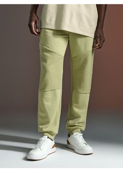 Sinsay - Spodnie dresowe - zielony ze sklepu Sinsay w kategorii Spodnie męskie - zdjęcie 171693413