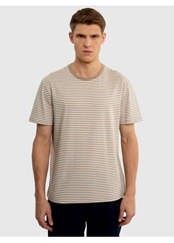 Koszulka męska bawełniana w paski beżowa Cheyann 800 ze sklepu Big Star w kategorii T-shirty męskie - zdjęcie 171696502