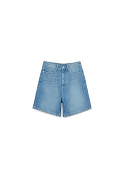 Cropp - Niebieskie jeansowe bermudy - niebieski ze sklepu Cropp w kategorii Szorty - zdjęcie 171708904