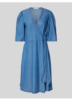 Sukienka kopertowa o długości do kolan z efektem denimu model ‘Melika’ ze sklepu Peek&Cloppenburg  w kategorii Sukienki - zdjęcie 171714604