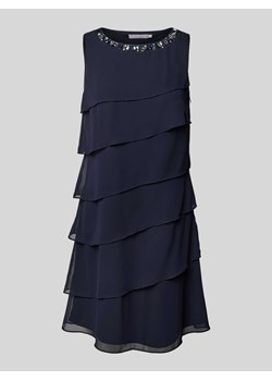 Sukienka koktajlowa z efektem stopniowania z obszyciem ozdobnymi kamieniami ze sklepu Peek&Cloppenburg  w kategorii Sukienki - zdjęcie 171714933