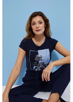 Bawełniany t-shirt z nadrukiem ze sklepu Moodo.pl w kategorii Bluzki damskie - zdjęcie 171831262