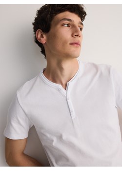 Reserved - T-shirt slim fit - biały ze sklepu Reserved w kategorii T-shirty męskie - zdjęcie 171831454