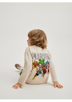 Reserved - Koszulka longsleeve Marvel - kremowy ze sklepu Reserved w kategorii T-shirty chłopięce - zdjęcie 171931534