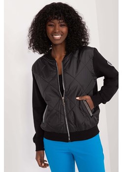 Pikowana damska bluza bomberka z naszywką Relevance czarna ze sklepu 5.10.15 w kategorii Bluzy damskie - zdjęcie 171933132
