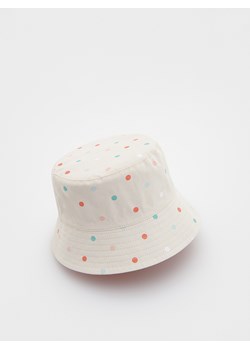 Reserved - Dwustronny kapelusz bucket hat - pastelowy róż ze sklepu Reserved w kategorii Czapki dziecięce - zdjęcie 171933974