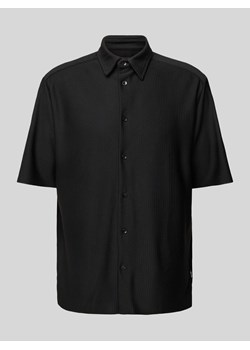 Koszula casualowa o kroju relaxed fit z drobnym prążkowaniem model ‘BOYY LIFE’ ze sklepu Peek&Cloppenburg  w kategorii Koszule męskie - zdjęcie 171934722