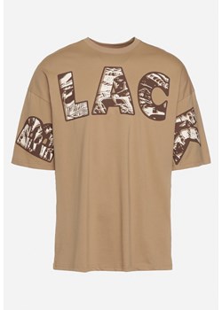 Ciemnobeżowa Bawełniana Koszulka T-shirt z Ozdobnym Nadrukiem Sanestia ze sklepu Born2be Odzież w kategorii T-shirty męskie - zdjęcie 171942494