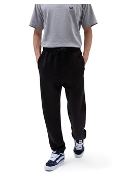 Vans Spodnie dresowe &quot;Comfycush&quot; w kolorze czarnym ze sklepu Limango Polska w kategorii Spodnie męskie - zdjęcie 171947203