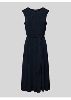 Sukienka o długości do kolan z wiązanym paskiem ze sklepu Peek&Cloppenburg  w kategorii Sukienki - zdjęcie 171952443