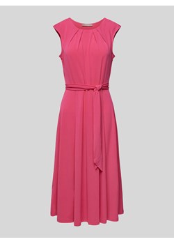 Sukienka o długości do kolan z wiązanym paskiem ze sklepu Peek&Cloppenburg  w kategorii Sukienki - zdjęcie 171952530