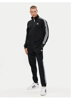 adidas Dres Basic 3-Stripes IC6747 Czarny Regular Fit ze sklepu MODIVO w kategorii Dresy męskie - zdjęcie 171953930