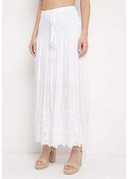 Biała Bawełniana Spódnica Rozkloszowana Ozdobiona Haftem Folea ze sklepu Born2be Odzież w kategorii Spódnice - zdjęcie 171960002