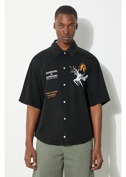 Represent koszula Icarus Ss Shirt męska kolor czarny relaxed z kołnierzykiem klasycznym MLM228.01 ze sklepu PRM w kategorii Koszule męskie - zdjęcie 171962323