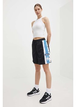adidas Originals szorty damskie kolor czarny z aplikacją high waist IU2479 ze sklepu PRM w kategorii Szorty - zdjęcie 171962703