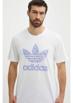 adidas Originals t-shirt bawełniany męski kolor biały z nadrukiem IS0205 ze sklepu PRM w kategorii T-shirty męskie - zdjęcie 171962824