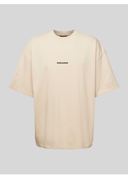 T-shirt z nadrukiem z logo model ‘BOXY’ ze sklepu Peek&Cloppenburg  w kategorii T-shirty męskie - zdjęcie 171977874