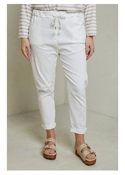 Curvy Lady Spodnie w kolorze białym ze sklepu Limango Polska w kategorii Spodnie damskie - zdjęcie 171985473