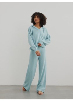 Spodnie Gerald Premium Błękitne ze sklepu Lisa Mayo w kategorii Spodnie damskie - zdjęcie 171986751