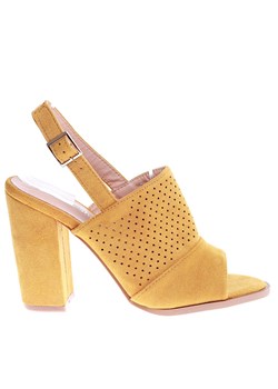 Ażurowe żółte sandały na słupku /E8-3 16126 T242/ ze sklepu Pantofelek24.pl w kategorii Sandały damskie - zdjęcie 171986964