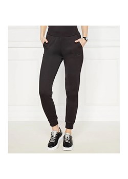 EA7 Spodnie dresowe | Regular Fit ze sklepu Gomez Fashion Store w kategorii Spodnie damskie - zdjęcie 171992251