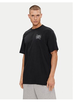 adidas T-Shirt Brand Love II3450 Czarny Loose Fit ze sklepu MODIVO w kategorii T-shirty męskie - zdjęcie 171992481