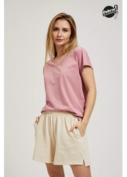 Bluzka z dekoltem w serek różowa ze sklepu Moodo.pl w kategorii Bluzki damskie - zdjęcie 171999223
